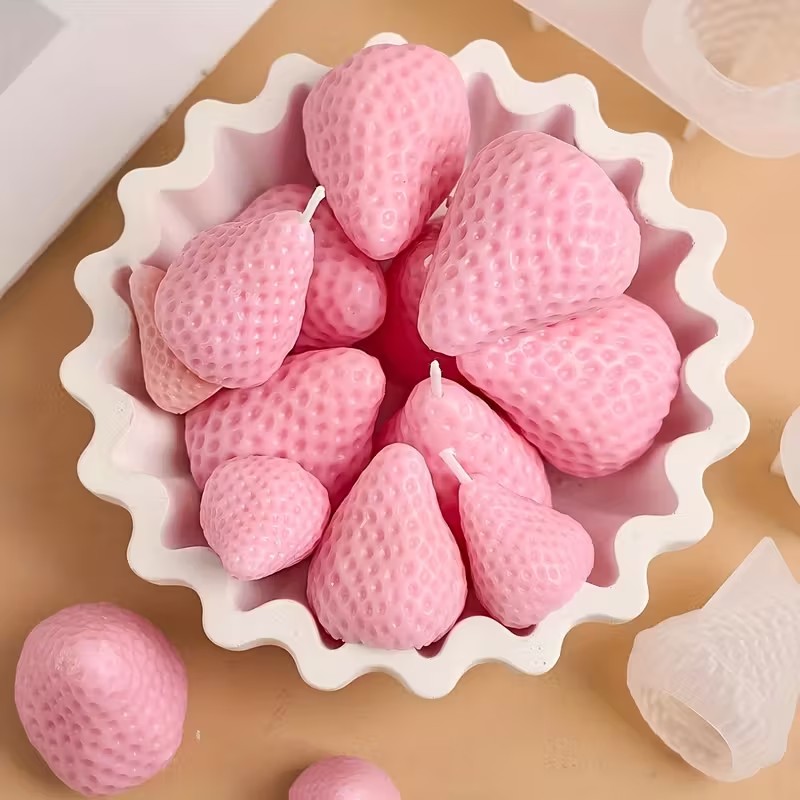 Strawberry Silicone Candle Mol - огляд і ціна Soap Making Organic