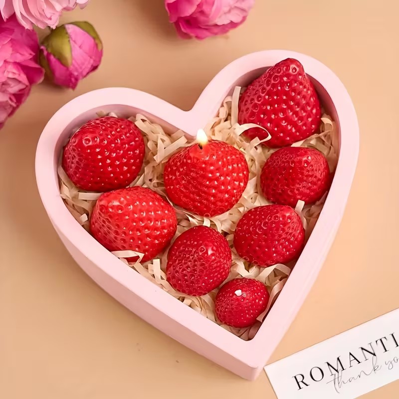 Strawberry Silicone Candle Mol - огляд і ціна Soap Making Organic